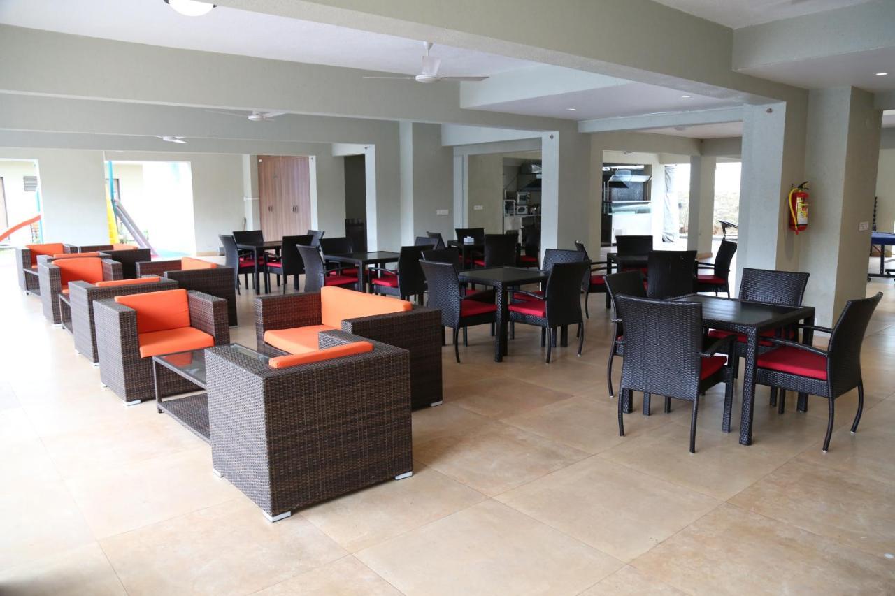 Vits Lonavala Hotell Exteriör bild
