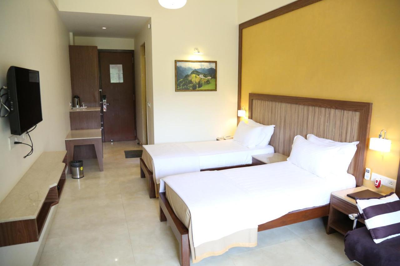 Vits Lonavala Hotell Exteriör bild